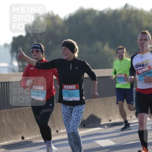 03.10.2025 - Köhlbrandbrückenlauf Jannik Wohlers http://msf.ph/oto/9070174 03.10.2025 09:17:26 Position 3 3189, 3811 meine-sportfotos.de