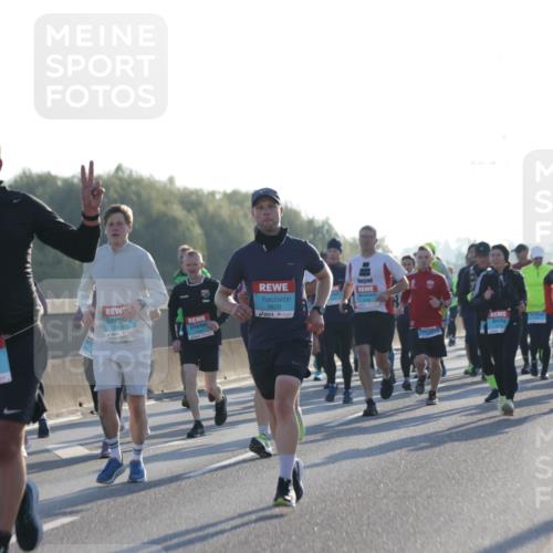 03.10.2025 - Köhlbrandbrückenlauf Jannik Wohlers http://msf.ph/oto/9070288 03.10.2025 09:17:28 Position 3 1015, 3820 meine-sportfotos.de
