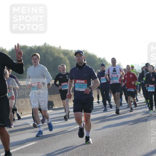 03.10.2025 - Köhlbrandbrückenlauf Jannik Wohlers http://msf.ph/oto/9070309 03.10.2025 09:17:29 Position 3 1015, 3820 meine-sportfotos.de