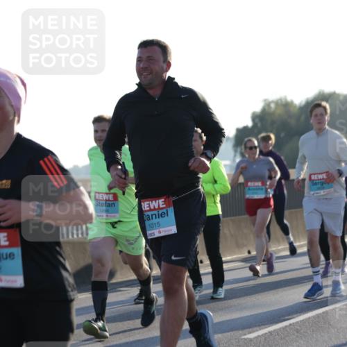 03.10.2025 - Köhlbrandbrückenlauf Jannik Wohlers http://msf.ph/oto/9070320 03.10.2025 09:17:29 Position 3 1272, 1259, 1015, 3820 meine-sportfotos.de