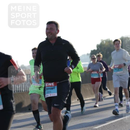 03.10.2025 - Köhlbrandbrückenlauf Jannik Wohlers http://msf.ph/oto/9070330 03.10.2025 09:17:29 Position 3 202, 1272, 1015, 3820 meine-sportfotos.de