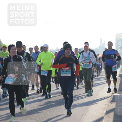 03.10.2025 - Köhlbrandbrückenlauf Jannik Wohlers http://msf.ph/oto/9070359 03.10.2025 09:17:31 Position 3 1679, 2805, 1730 meine-sportfotos.de