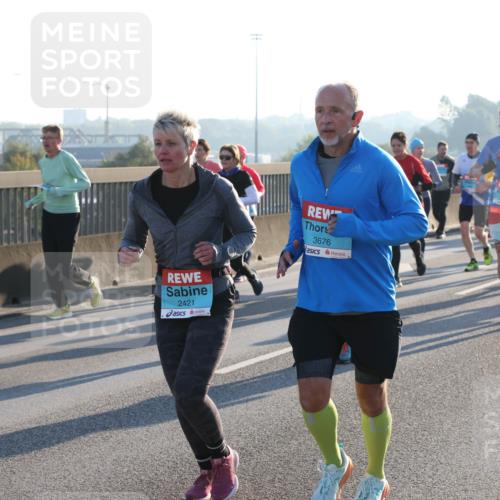 03.10.2025 - Köhlbrandbrückenlauf Lena Gebhardt http://msf.ph/oto/9070387 03.10.2025 09:24:22 Position 1 2421, 3676 meine-sportfotos.de