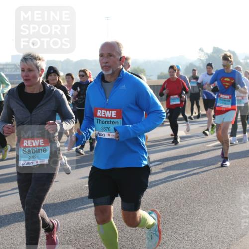 03.10.2025 - Köhlbrandbrückenlauf Lena Gebhardt http://msf.ph/oto/9070390 03.10.2025 09:24:22 Position 1 2421, 3676 meine-sportfotos.de