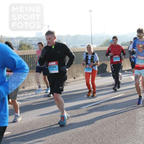 03.10.2025 - Köhlbrandbrückenlauf Lena Gebhardt http://msf.ph/oto/9070449 03.10.2025 09:24:23 Position 1 3676, 28, 2180, 1709, 3031 meine-sportfotos.de