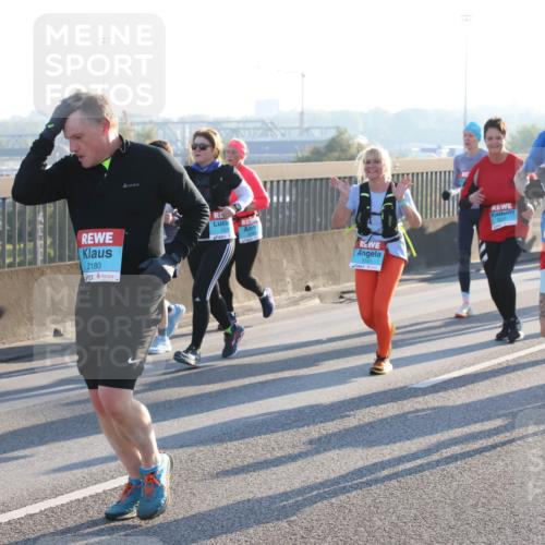 03.10.2025 - Köhlbrandbrückenlauf Lena Gebhardt http://msf.ph/oto/9070484 03.10.2025 09:24:24 Position 1 2897, 2180, 3161, 1709 meine-sportfotos.de
