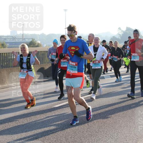 03.10.2025 - Köhlbrandbrückenlauf Lena Gebhardt http://msf.ph/oto/9070513 03.10.2025 09:24:24 Position 1 1579, 3161, 3029, 1709 meine-sportfotos.de