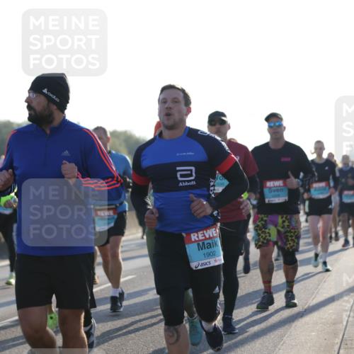 03.10.2025 - Köhlbrandbrückenlauf Jannik Wohlers http://msf.ph/oto/9070517 03.10.2025 09:17:36 Position 3 2880, 0, 1902 meine-sportfotos.de
