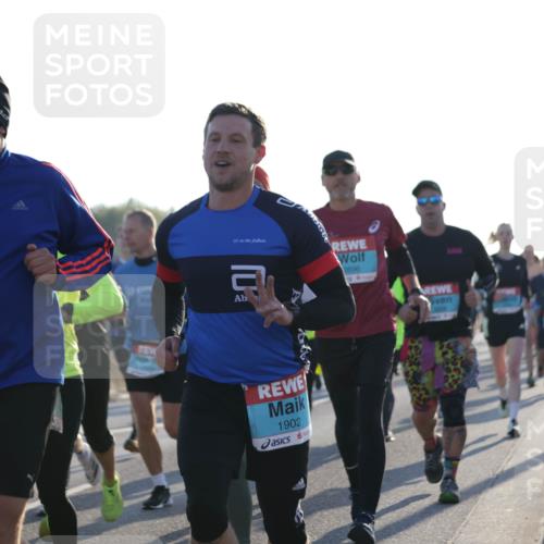 03.10.2025 - Köhlbrandbrückenlauf Jannik Wohlers http://msf.ph/oto/9070560 03.10.2025 09:17:36 Position 3 1902, 2696 meine-sportfotos.de