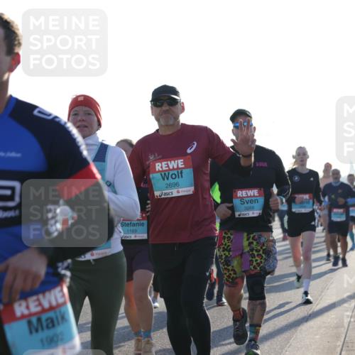 03.10.2025 - Köhlbrandbrückenlauf Jannik Wohlers http://msf.ph/oto/9070588 03.10.2025 09:17:37 Position 3 1902, 1169, 2696, 3268 meine-sportfotos.de