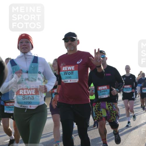 03.10.2025 - Köhlbrandbrückenlauf Jannik Wohlers http://msf.ph/oto/9070624 03.10.2025 09:17:37 Position 3 2989, 1730, 2696, 3268 meine-sportfotos.de