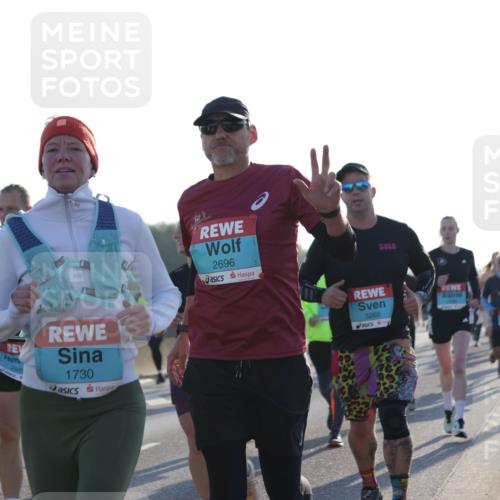 03.10.2025 - Köhlbrandbrückenlauf Jannik Wohlers http://msf.ph/oto/9070635 03.10.2025 09:17:38 Position 3 1333, 1730, 2696, 3268 meine-sportfotos.de