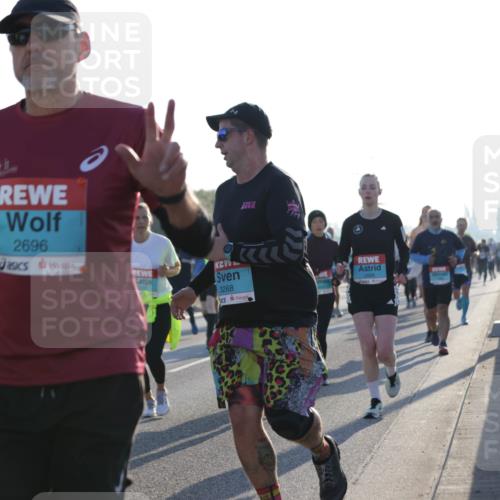 03.10.2025 - Köhlbrandbrückenlauf Jannik Wohlers http://msf.ph/oto/9070656 03.10.2025 09:17:38 Position 3 2696, 3268 meine-sportfotos.de
