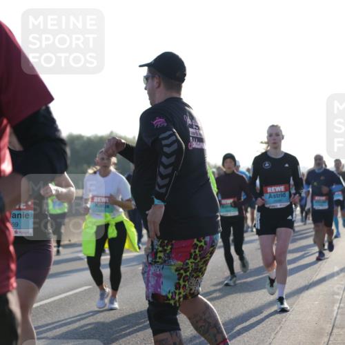 03.10.2025 - Köhlbrandbrückenlauf Jannik Wohlers http://msf.ph/oto/9070684 03.10.2025 09:17:38 Position 3 69, 2608 meine-sportfotos.de