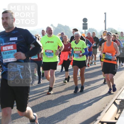 03.10.2025 - Köhlbrandbrückenlauf Lena Gebhardt http://msf.ph/oto/9070697 03.10.2025 09:24:27 Position 1 2287 meine-sportfotos.de