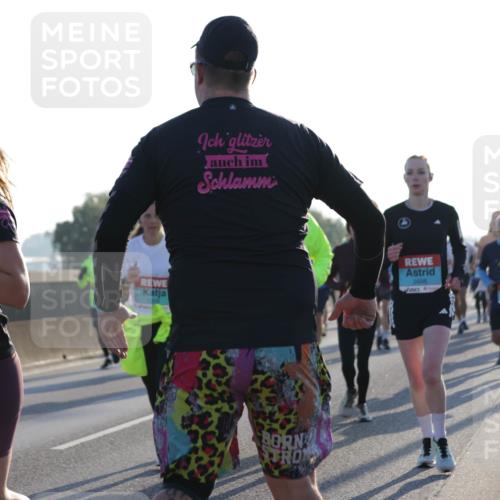 03.10.2025 - Köhlbrandbrückenlauf Jannik Wohlers http://msf.ph/oto/9070720 03.10.2025 09:17:39 Position 3 1169, 2698 meine-sportfotos.de