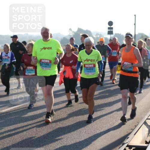 03.10.2025 - Köhlbrandbrückenlauf Lena Gebhardt http://msf.ph/oto/9070724 03.10.2025 09:24:27 Position 1  meine-sportfotos.de