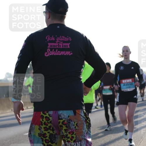 03.10.2025 - Köhlbrandbrückenlauf Jannik Wohlers http://msf.ph/oto/9070738 03.10.2025 09:17:39 Position 3 69, 2604 meine-sportfotos.de