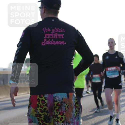 03.10.2025 - Köhlbrandbrückenlauf Jannik Wohlers http://msf.ph/oto/9070742 03.10.2025 09:17:39 Position 3 69 meine-sportfotos.de