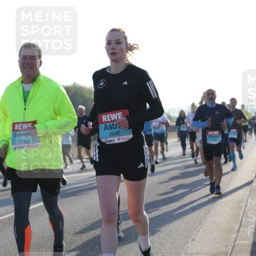 03.10.2025 - Köhlbrandbrückenlauf Jannik Wohlers http://msf.ph/oto/9070780 03.10.2025 09:17:40 Position 3 1220, 2698 meine-sportfotos.de