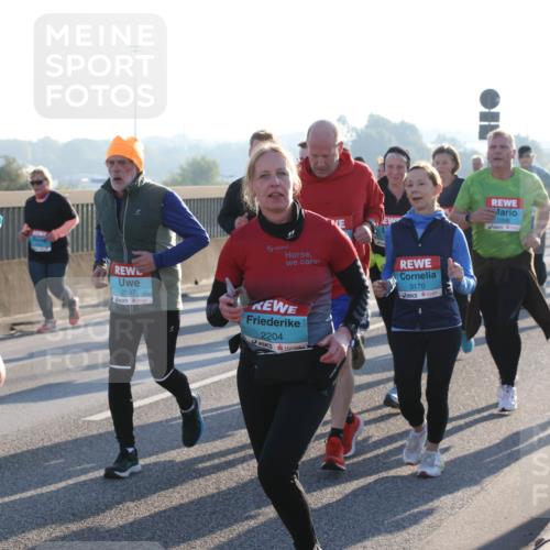 03.10.2025 - Köhlbrandbrückenlauf Lena Gebhardt http://msf.ph/oto/9070912 03.10.2025 09:24:31 Position 1 9, 2187, 1, 2204, 3170 meine-sportfotos.de