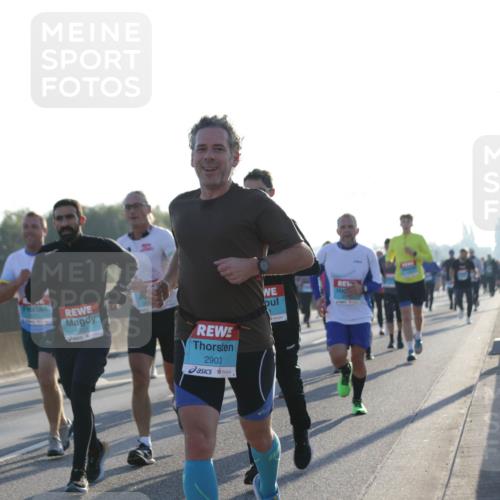03.10.2025 - Köhlbrandbrückenlauf Jannik Wohlers http://msf.ph/oto/9070990 03.10.2025 09:17:44 Position 3 1931, 2903 meine-sportfotos.de