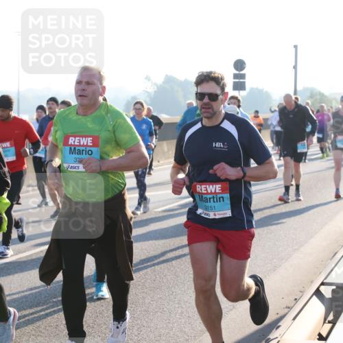 03.10.2025 - Köhlbrandbrückenlauf Lena Gebhardt http://msf.ph/oto/9071066 03.10.2025 09:24:33 Position 1 3399, 32, 3151 meine-sportfotos.de