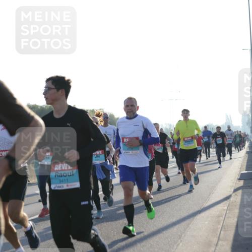 03.10.2025 - Köhlbrandbrückenlauf Jannik Wohlers http://msf.ph/oto/9071073 03.10.2025 09:17:45 Position 3 2716, 1327, 3411, 1331 meine-sportfotos.de