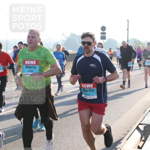 03.10.2025 - Köhlbrandbrückenlauf Lena Gebhardt http://msf.ph/oto/9071076 03.10.2025 09:24:33 Position 1 3399, 3398, 3151 meine-sportfotos.de