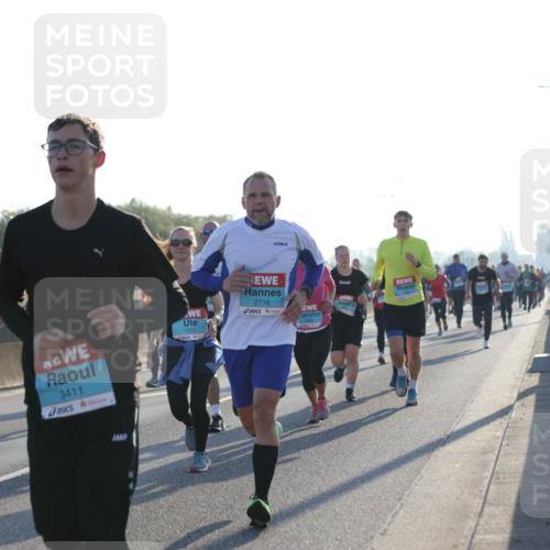 03.10.2025 - Köhlbrandbrückenlauf Jannik Wohlers http://msf.ph/oto/9071107 03.10.2025 09:17:46 Position 3 3412, 3411, 2716, 1331 meine-sportfotos.de