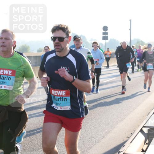 03.10.2025 - Köhlbrandbrückenlauf Lena Gebhardt http://msf.ph/oto/9071133 03.10.2025 09:24:33 Position 1 3840, 3398, 3151 meine-sportfotos.de