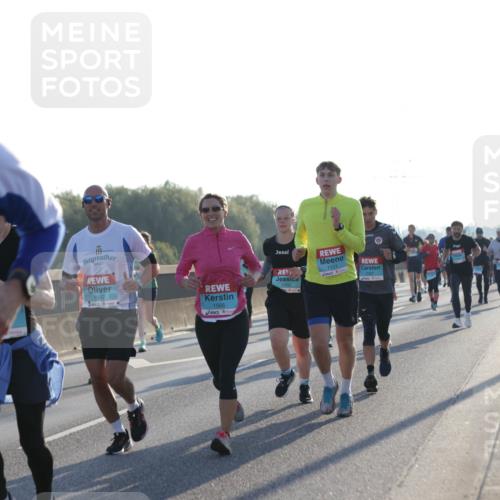 03.10.2025 - Köhlbrandbrückenlauf Jannik Wohlers http://msf.ph/oto/9071171 03.10.2025 09:17:47 Position 3 2716, 1567, 1566, 1335, 1111 meine-sportfotos.de