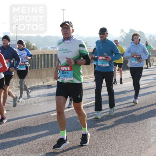 03.10.2025 - Köhlbrandbrückenlauf Lena Gebhardt http://msf.ph/oto/9071199 03.10.2025 09:24:34 Position 1 1446, 41, 2194, 2111, 1813 meine-sportfotos.de