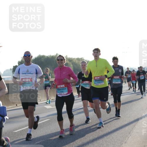 03.10.2025 - Köhlbrandbrückenlauf Jannik Wohlers http://msf.ph/oto/9071202 03.10.2025 09:17:47 Position 3 1567, 1566, 1335, 1111, 1331 meine-sportfotos.de