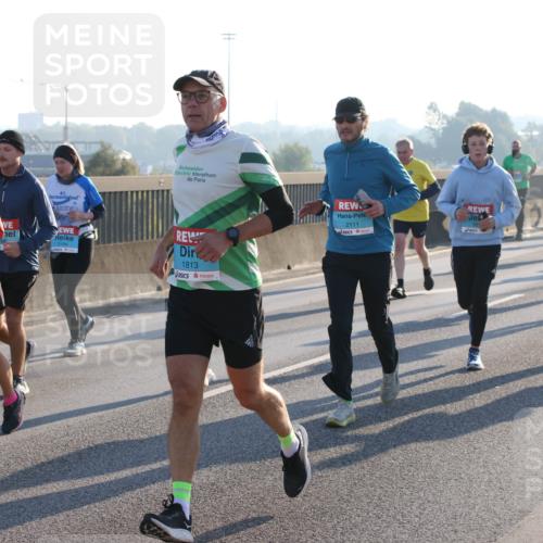 03.10.2025 - Köhlbrandbrückenlauf Lena Gebhardt http://msf.ph/oto/9071217 03.10.2025 09:24:34 Position 1 1446, 41, 2194, 1813, 2111 meine-sportfotos.de