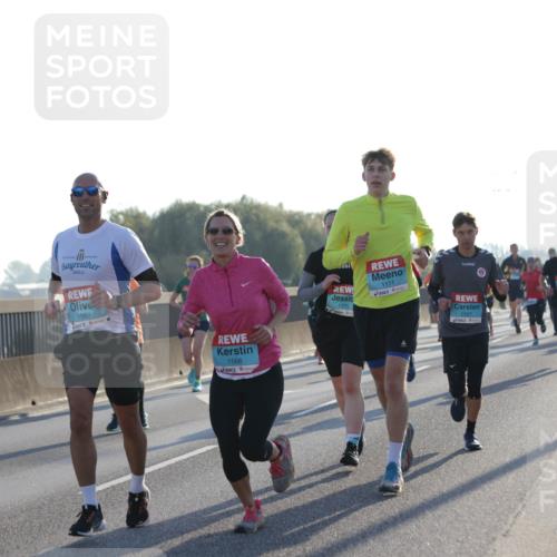 03.10.2025 - Köhlbrandbrückenlauf Jannik Wohlers http://msf.ph/oto/9071225 03.10.2025 09:17:48 Position 3 1331, 1567, 1566, 1335, 1111, 2587 meine-sportfotos.de