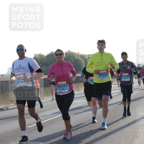 03.10.2025 - Köhlbrandbrückenlauf Jannik Wohlers http://msf.ph/oto/9071241 03.10.2025 09:17:48 Position 3 1331, 1773, 1567, 1566, 1111, 2587, 1335 meine-sportfotos.de