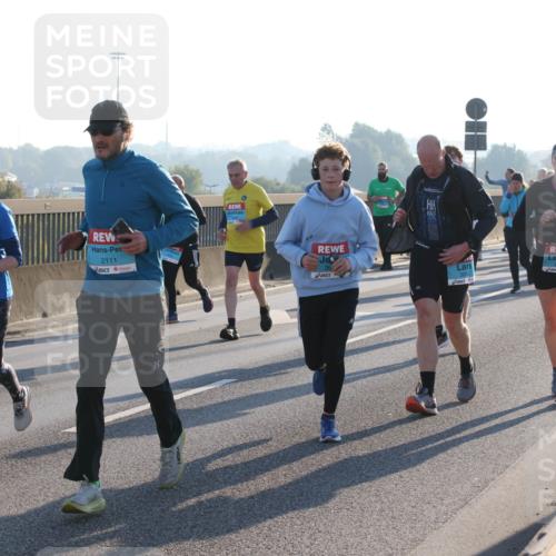 03.10.2025 - Köhlbrandbrückenlauf Lena Gebhardt http://msf.ph/oto/9071244 03.10.2025 09:24:35 Position 1 2111 meine-sportfotos.de