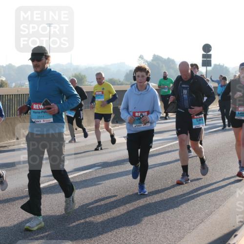 03.10.2025 - Köhlbrandbrückenlauf Lena Gebhardt http://msf.ph/oto/9071253 03.10.2025 09:24:35 Position 1 2111 meine-sportfotos.de