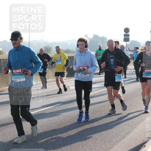 03.10.2025 - Köhlbrandbrückenlauf Lena Gebhardt http://msf.ph/oto/9071271 03.10.2025 09:24:35 Position 1 2111 meine-sportfotos.de