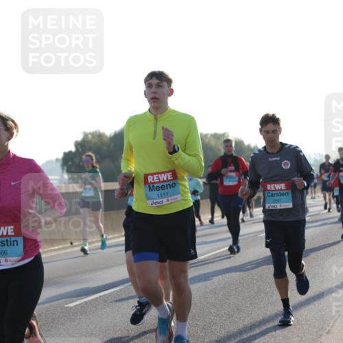 03.10.2025 - Köhlbrandbrückenlauf Jannik Wohlers http://msf.ph/oto/9071299 03.10.2025 09:17:49 Position 3 1566, 1111, 2587 meine-sportfotos.de