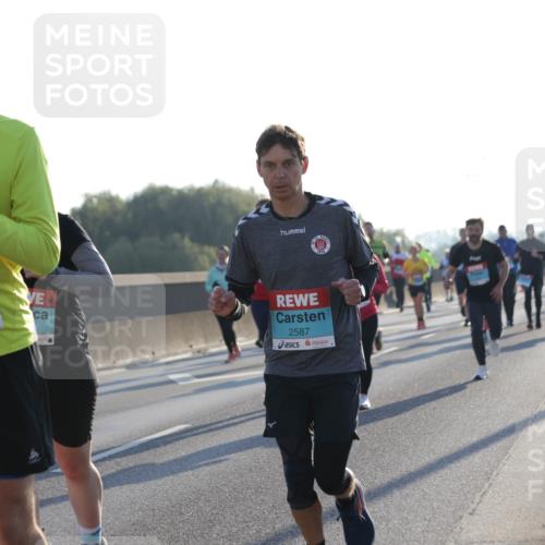 03.10.2025 - Köhlbrandbrückenlauf Jannik Wohlers http://msf.ph/oto/9071316 03.10.2025 09:17:49 Position 3 1111, 2587 meine-sportfotos.de