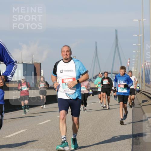 03.10.2025 - Köhlbrandbrückenlauf Jannik Wohlers http://msf.ph/oto/9071349 03.10.2025 09:49:41 Position 3 3066, 2920 meine-sportfotos.de