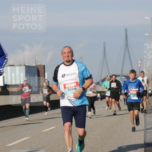 03.10.2025 - Köhlbrandbrückenlauf Jannik Wohlers http://msf.ph/oto/9071364 03.10.2025 09:49:41 Position 3 3066, 135 meine-sportfotos.de