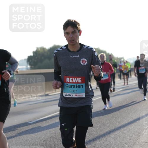 03.10.2025 - Köhlbrandbrückenlauf Jannik Wohlers http://msf.ph/oto/9071365 03.10.2025 09:17:50 Position 3 1910, 1335, 2587 meine-sportfotos.de