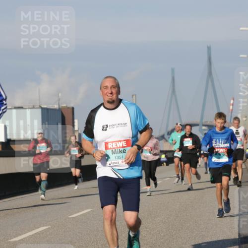 03.10.2025 - Köhlbrandbrückenlauf Jannik Wohlers http://msf.ph/oto/9071368 03.10.2025 09:49:41 Position 3 066, 5, 1351 meine-sportfotos.de