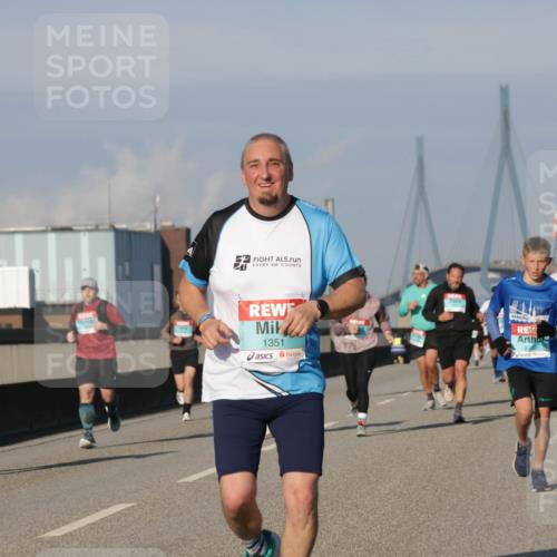 03.10.2025 - Köhlbrandbrückenlauf Jannik Wohlers http://msf.ph/oto/9071408 03.10.2025 09:49:42 Position 3 1351 meine-sportfotos.de