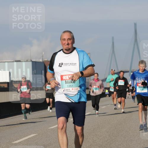 03.10.2025 - Köhlbrandbrückenlauf Jannik Wohlers http://msf.ph/oto/9071421 03.10.2025 09:49:42 Position 3 1351 meine-sportfotos.de