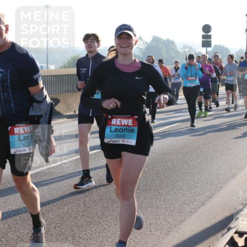 03.10.2025 - Köhlbrandbrückenlauf Lena Gebhardt http://msf.ph/oto/9071442 03.10.2025 09:24:38 Position 1 1619, 3052, 2050 meine-sportfotos.de
