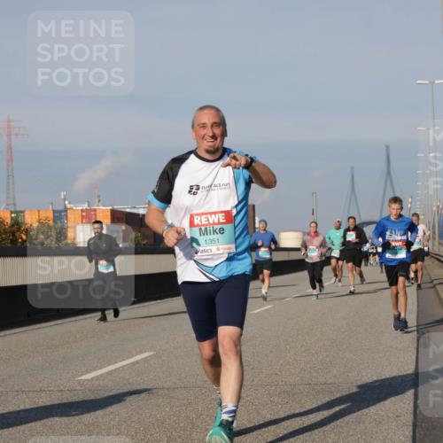 03.10.2025 - Köhlbrandbrückenlauf Jannik Wohlers http://msf.ph/oto/9071483 03.10.2025 09:49:43 Position 3 1351 meine-sportfotos.de